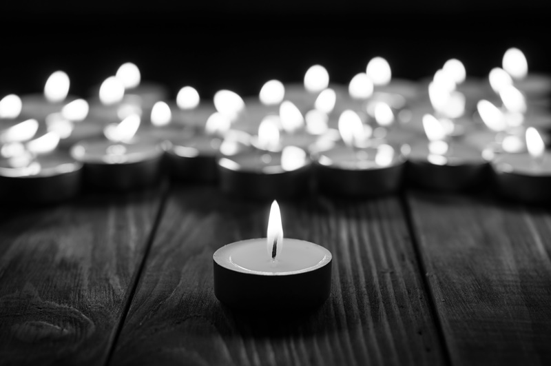 Mourning-Candle003.jpg