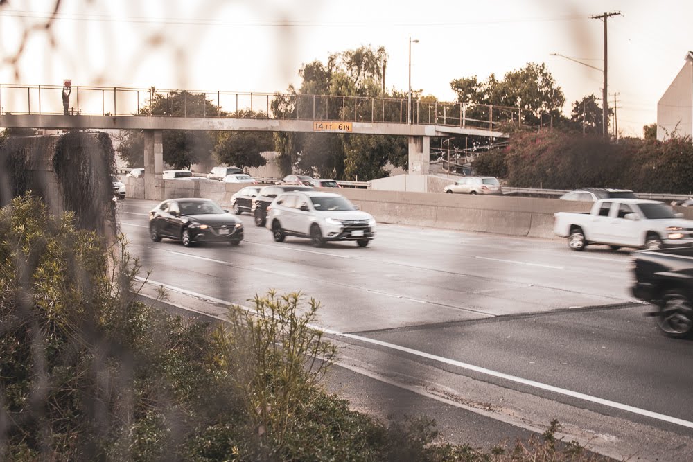 Three Hurt in Four-Vehicle Crash on I-393